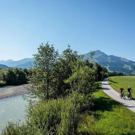 Chalet Kitzbuehel-wohnen Am Lebenberg Mit Sauna *